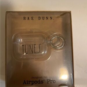 RAE Dune Earbuds box . Clear